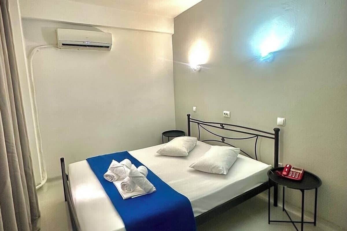 Blackout drapes, iron/ironing board, free WiFi, bed sheets