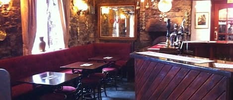酒吧(店内)