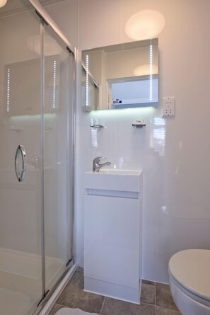 Bathroom - Alpha Guest House (Edinburgh)