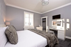 Habitación con 1 cama doble o 2 individuales, baño privado