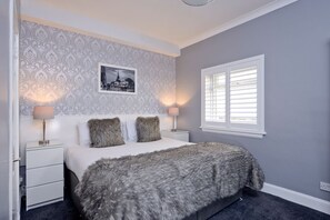 Habitación con 1 cama doble o 2 individuales, baño privado