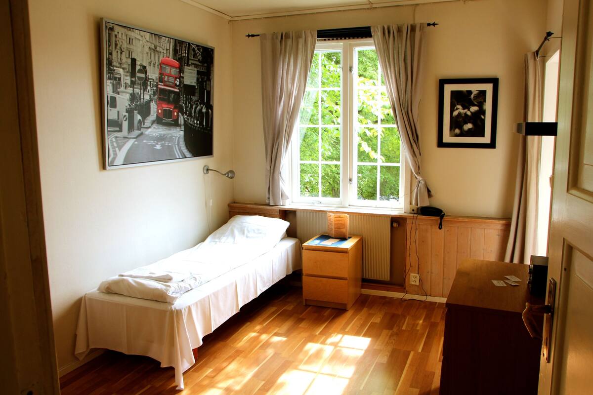 Double Room | Individually furnished, blackout curtains, free WiFi, bed sheets