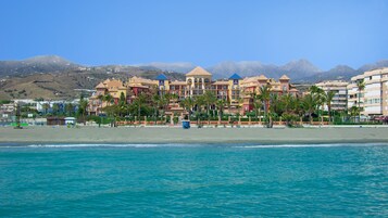 Una playa cerca