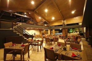 Frokost, lunsj og middag serveres