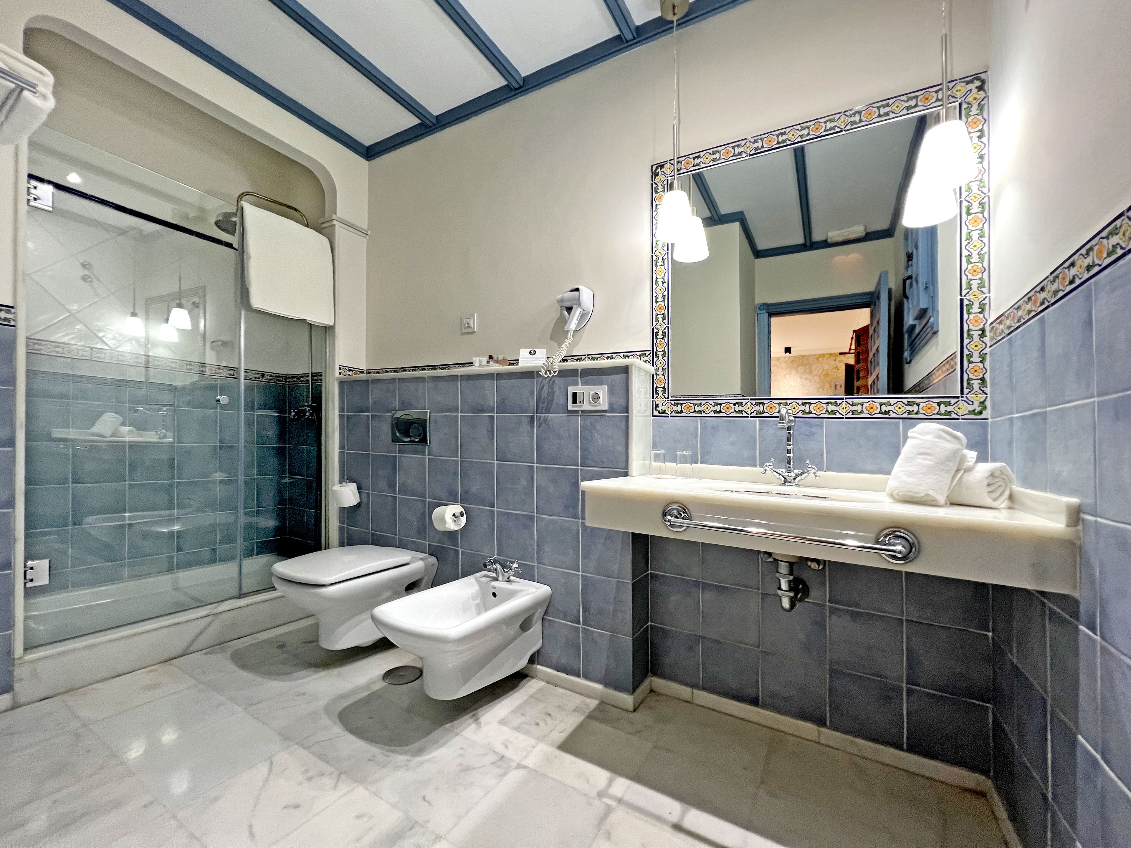 double or twin room | bathroom | free toiletries, hair dryer, towels