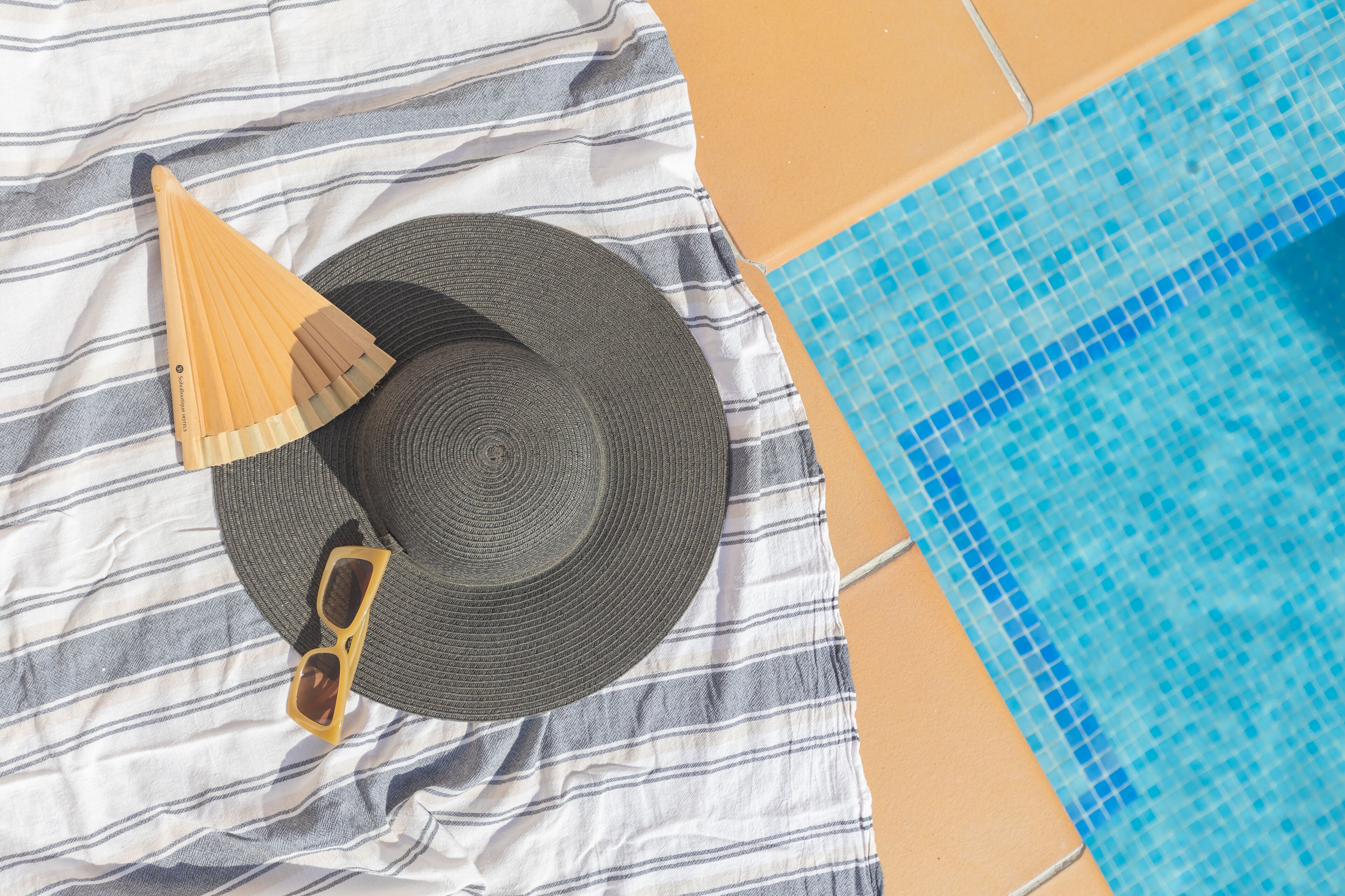 outdoor pool, pool loungers