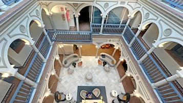 Uitzicht op de binnenplaats