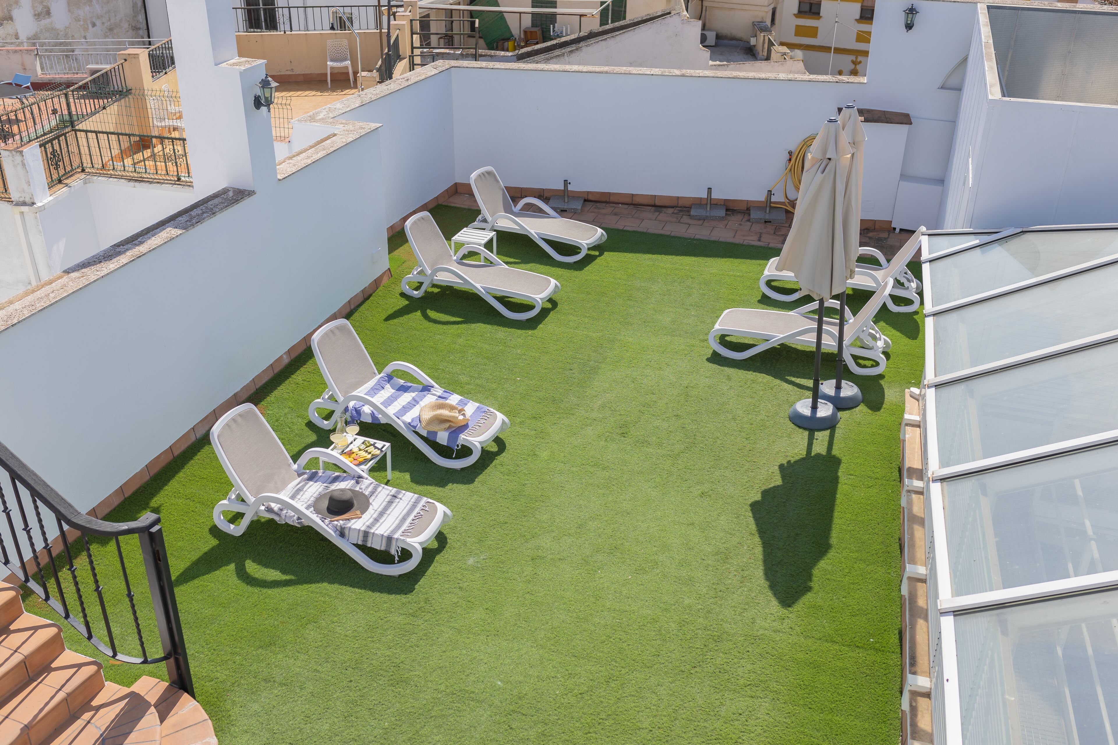 outdoor pool, pool loungers