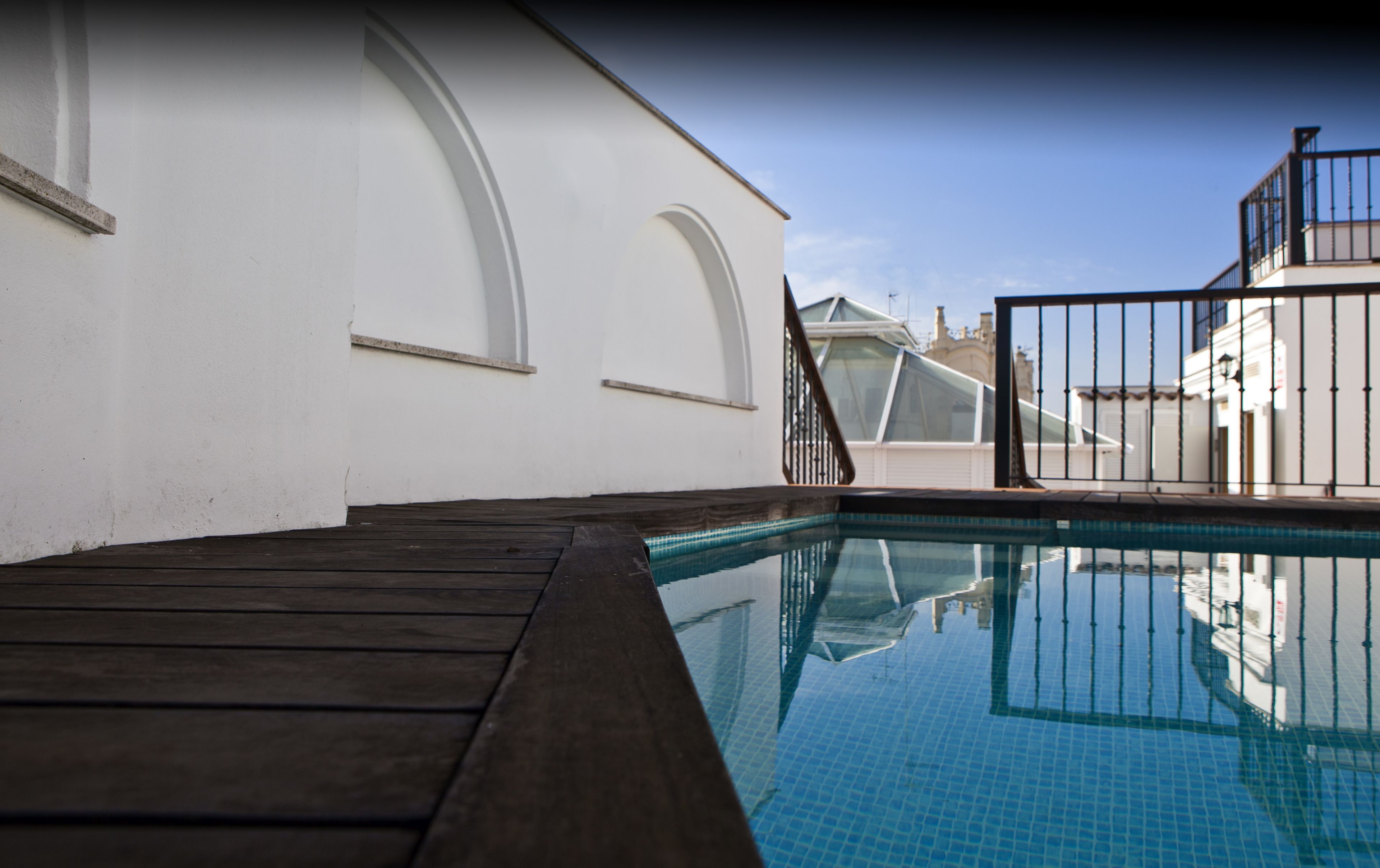 outdoor pool, pool loungers