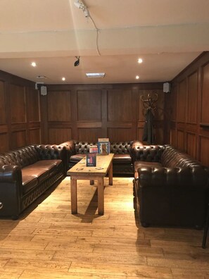 Lobby sitting area - The Anchor Inn (March)