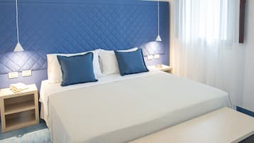 Suite Deluxe, vistes al mar (Quadrupla) | 1 dormitori, minibar, caixa forta a l'habitació i escriptori