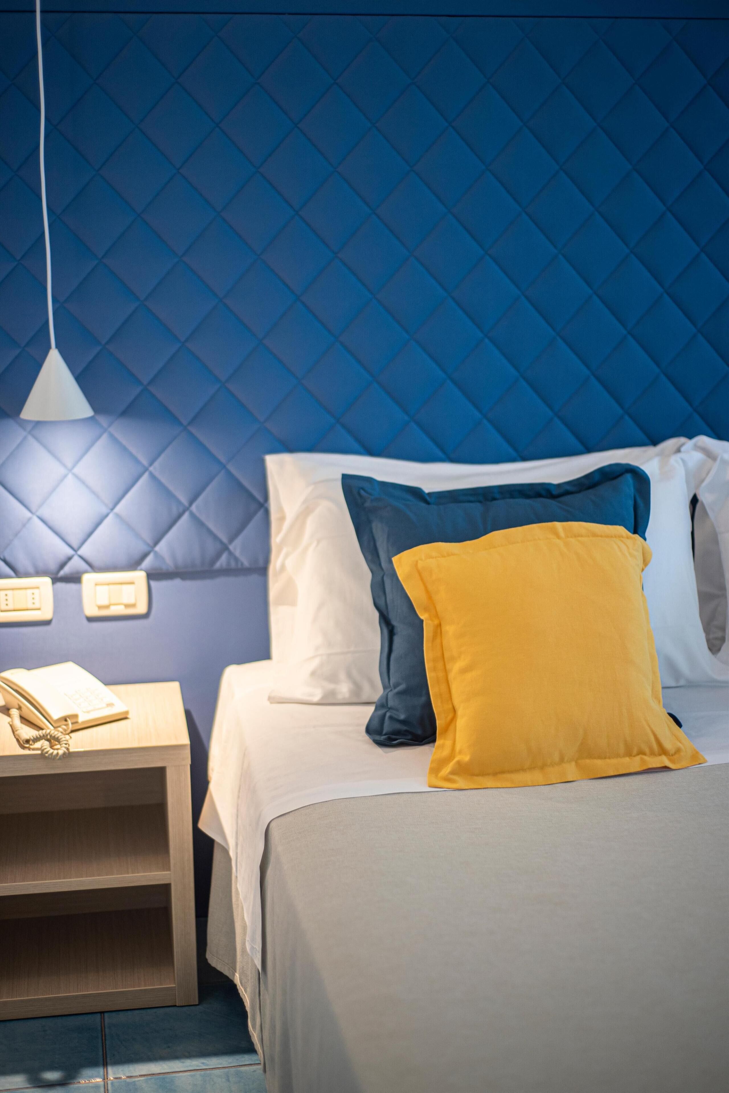 deluxe suite, sea view (quadrupla) | 1 bedroom, minibar, in-room safe, desk