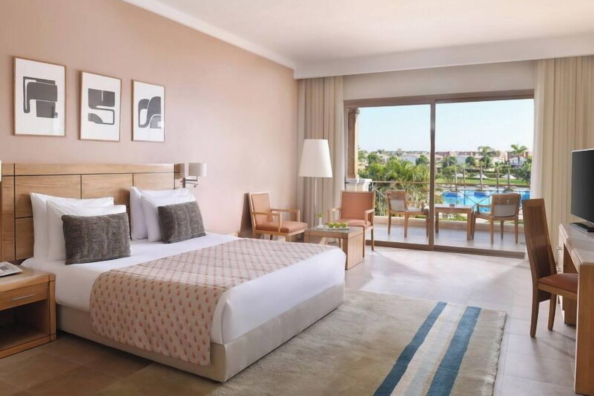 Superior Queen or Twin Room | 迷你吧、客房内保险箱、遮光窗帘、免费 WiFi