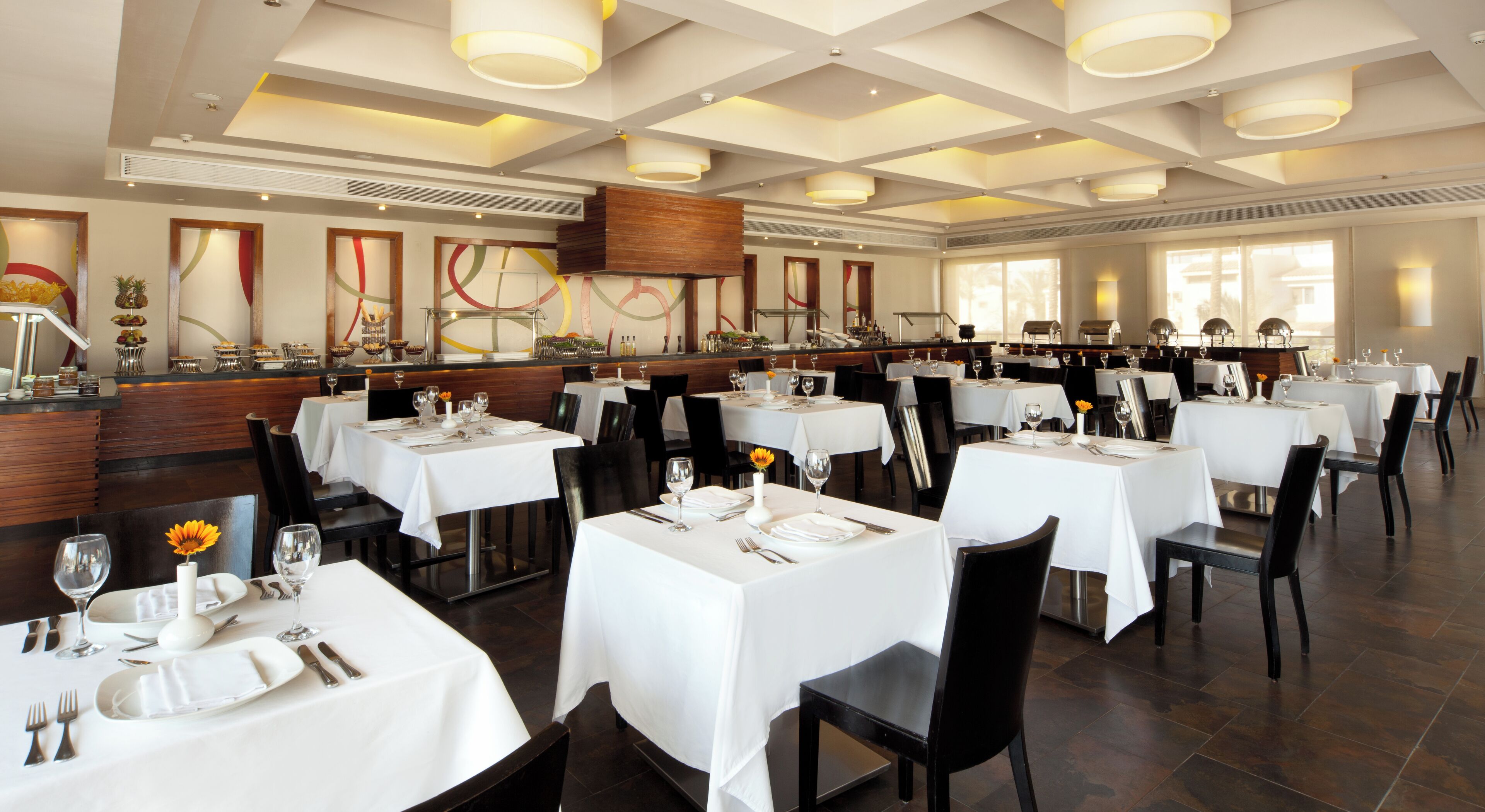 2 restaurants, breakfast, lunch, dinner served; international cuisine