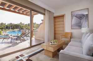 Executive Suite | Living area | Flat-screen TV