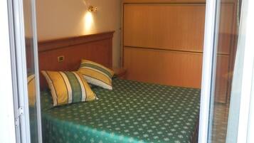 In-room safe, desk, soundproofing, cribs/infant beds