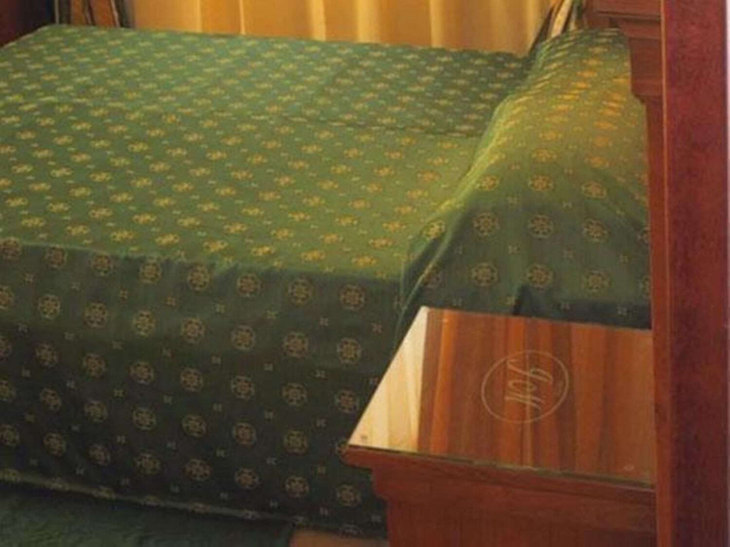 in-room safe, desk, soundproofing, cots/infant beds