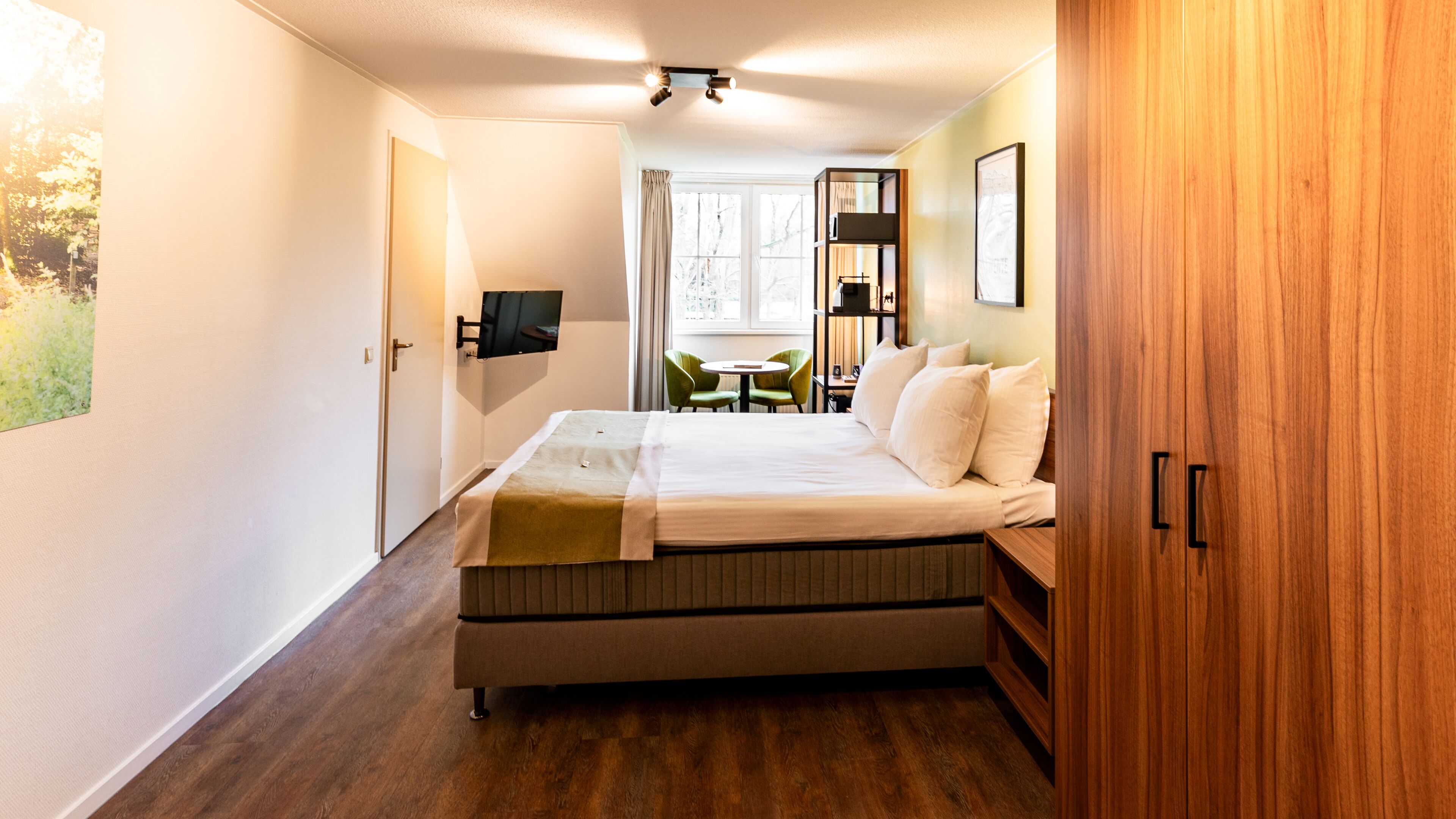 standard double room | minibar, in-room safe, desk, laptop workspace