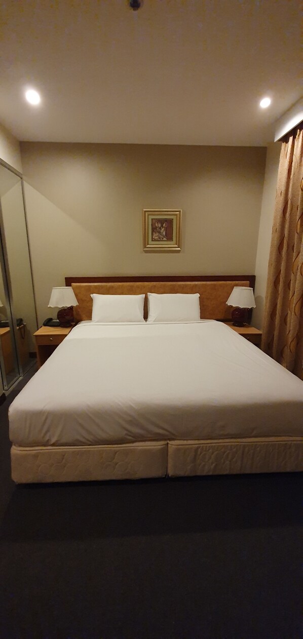 Executive King, Non Smoking