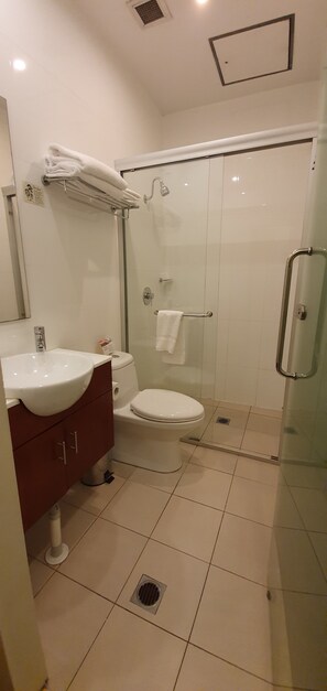 Bathroom - Comfort Hotel Sydney City (Sydney)