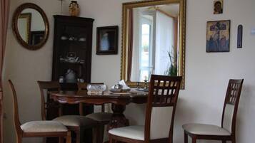 In-room dining