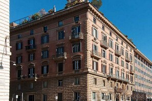 Frette Italian sheets, premium bedding, memory-foam beds, minibar