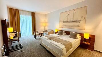 Standardzimmer | Allergikerbettwaren, Minibar, Zimmersafe, Schreibtisch