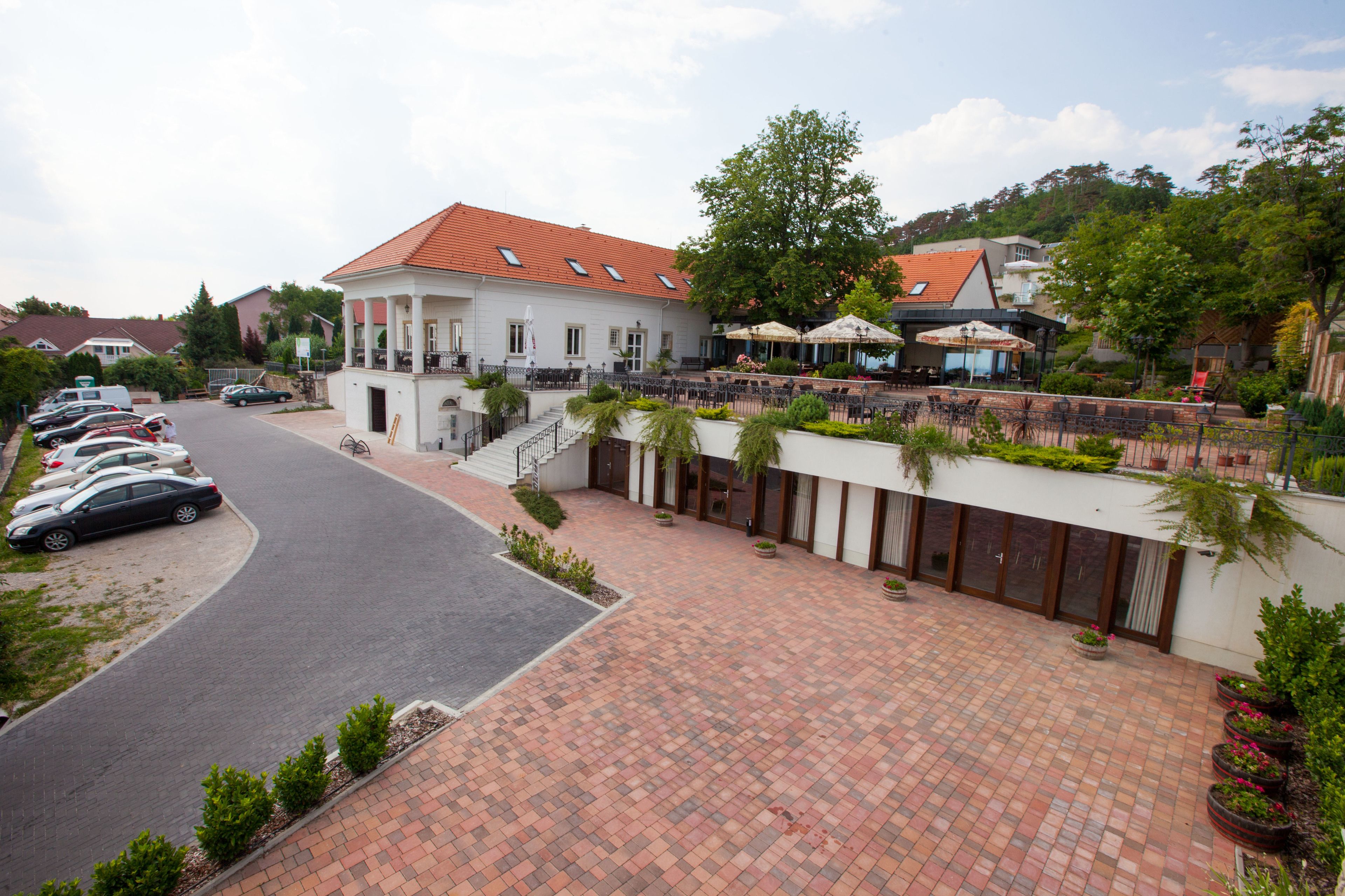 self-parking (surcharge) 1000.00 per night