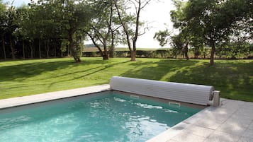Sæsonbestemt udendørs pool