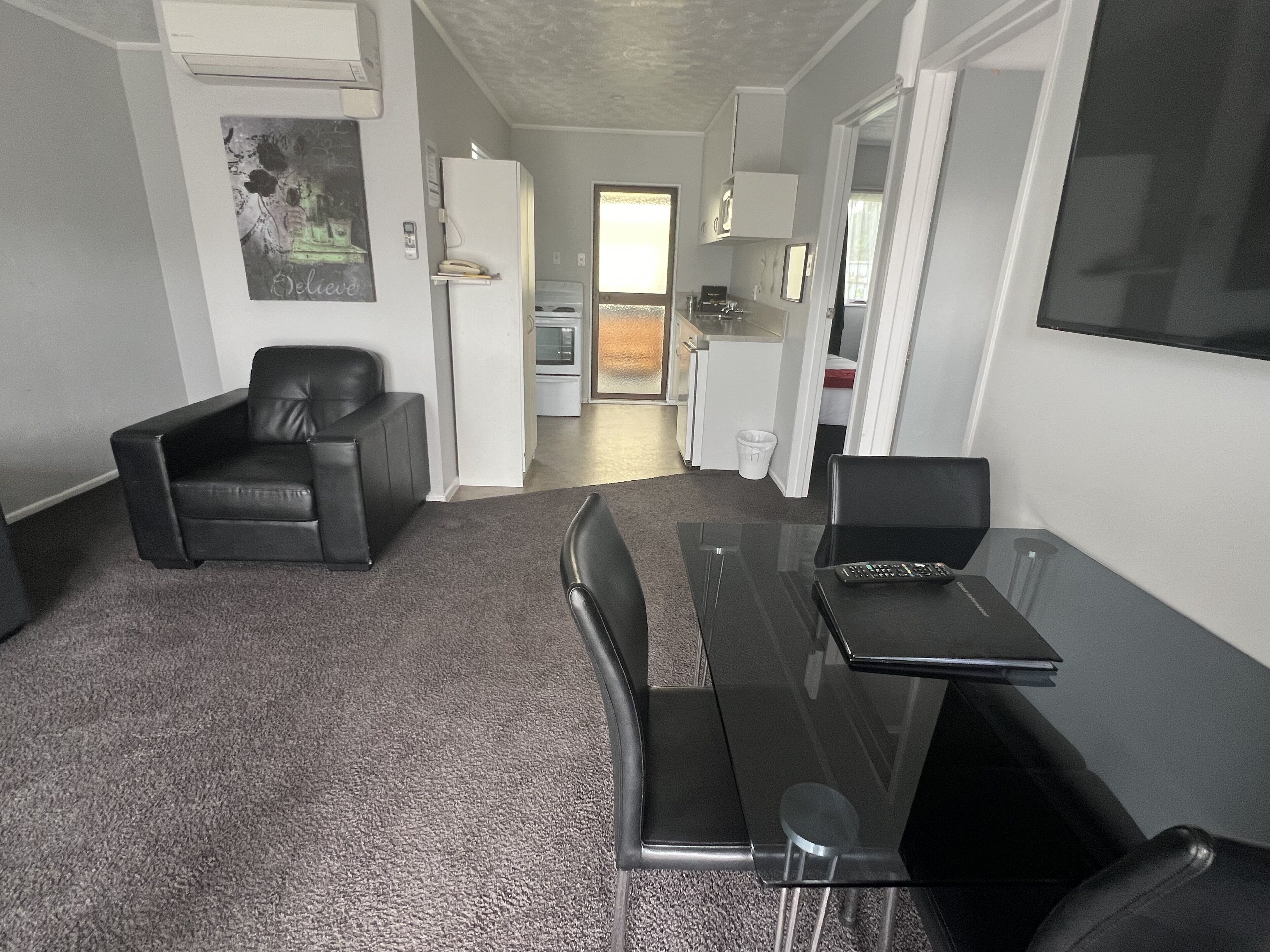 Apartment, 2 Bedrooms | Living area | 40-inch TV with cable channels, Netflix, streaming services