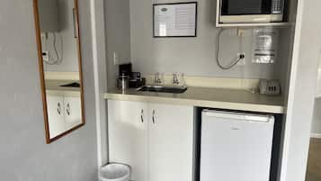 Studio | Blackout drapes, iron/ironing board, free WiFi, bed sheets