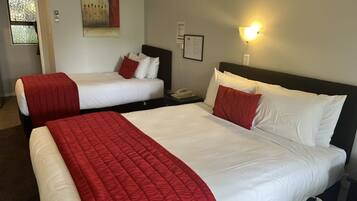 Studio | Pimennysverhot, silitysrauta/-lauta, ilmainen Wi-Fi, vuodevaatteet