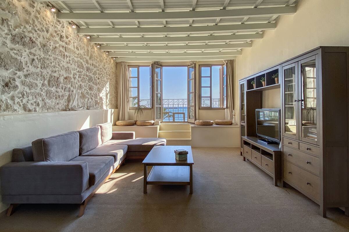 Suite – superior, 2 soverom (Panorama) | Oppholdsområde | TV