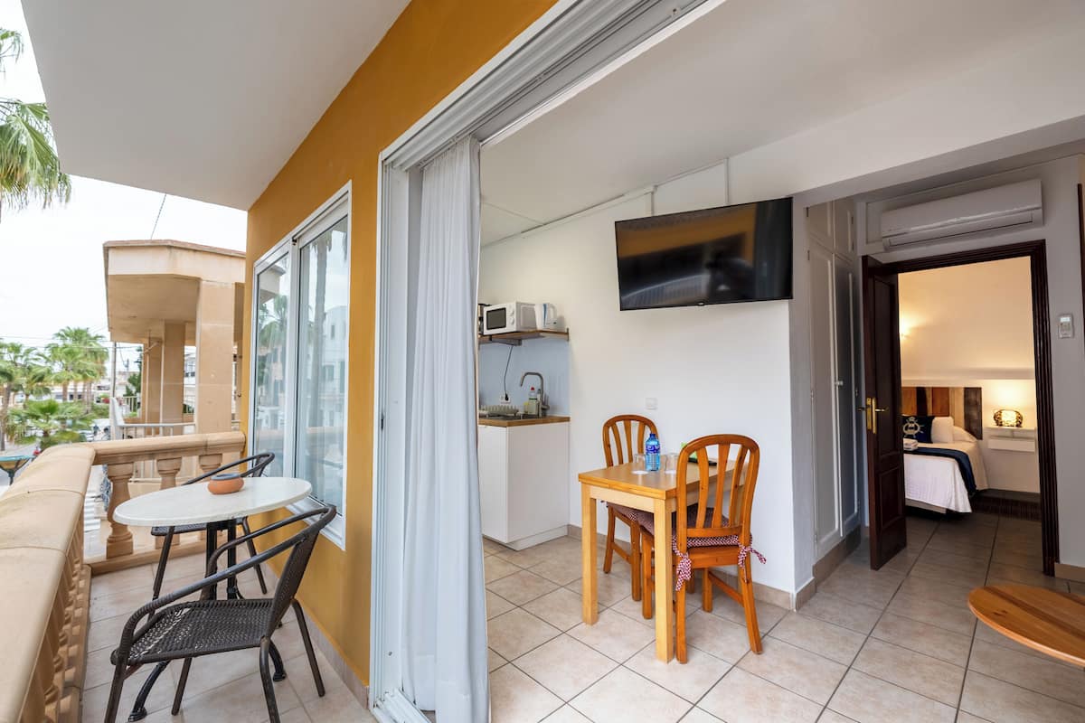 Standard Suite | 1 bedroom, minibar, desk, laptop workspace
