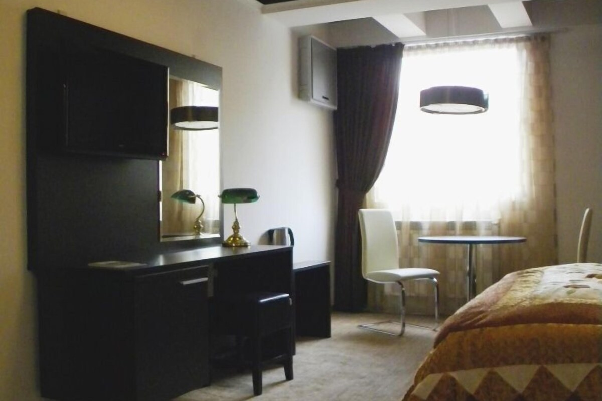 Suite | Minibar, in-room safe, desk, soundproofing