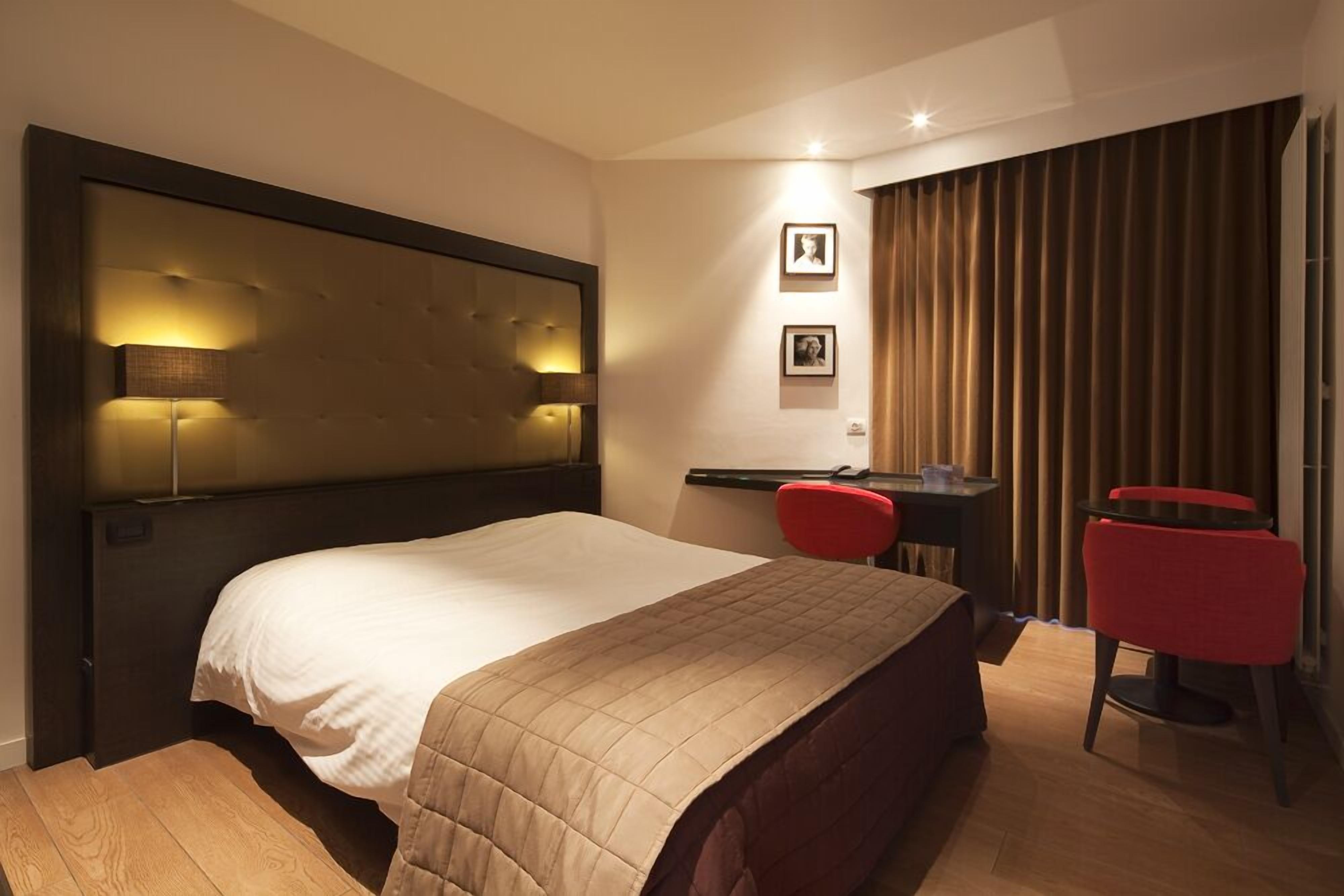 standard double room | 1 bedroom, minibar, in-room safe, desk