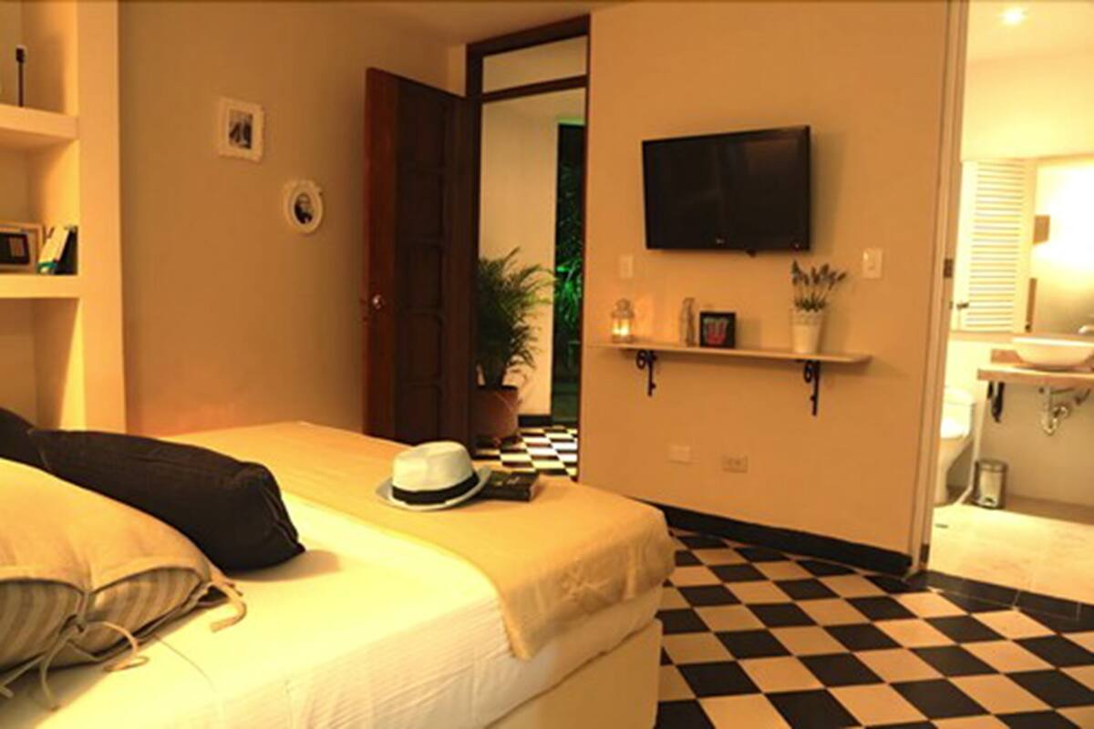 Quarto clássico | Roupas de cama premium, frigobar, cofres nos quartos