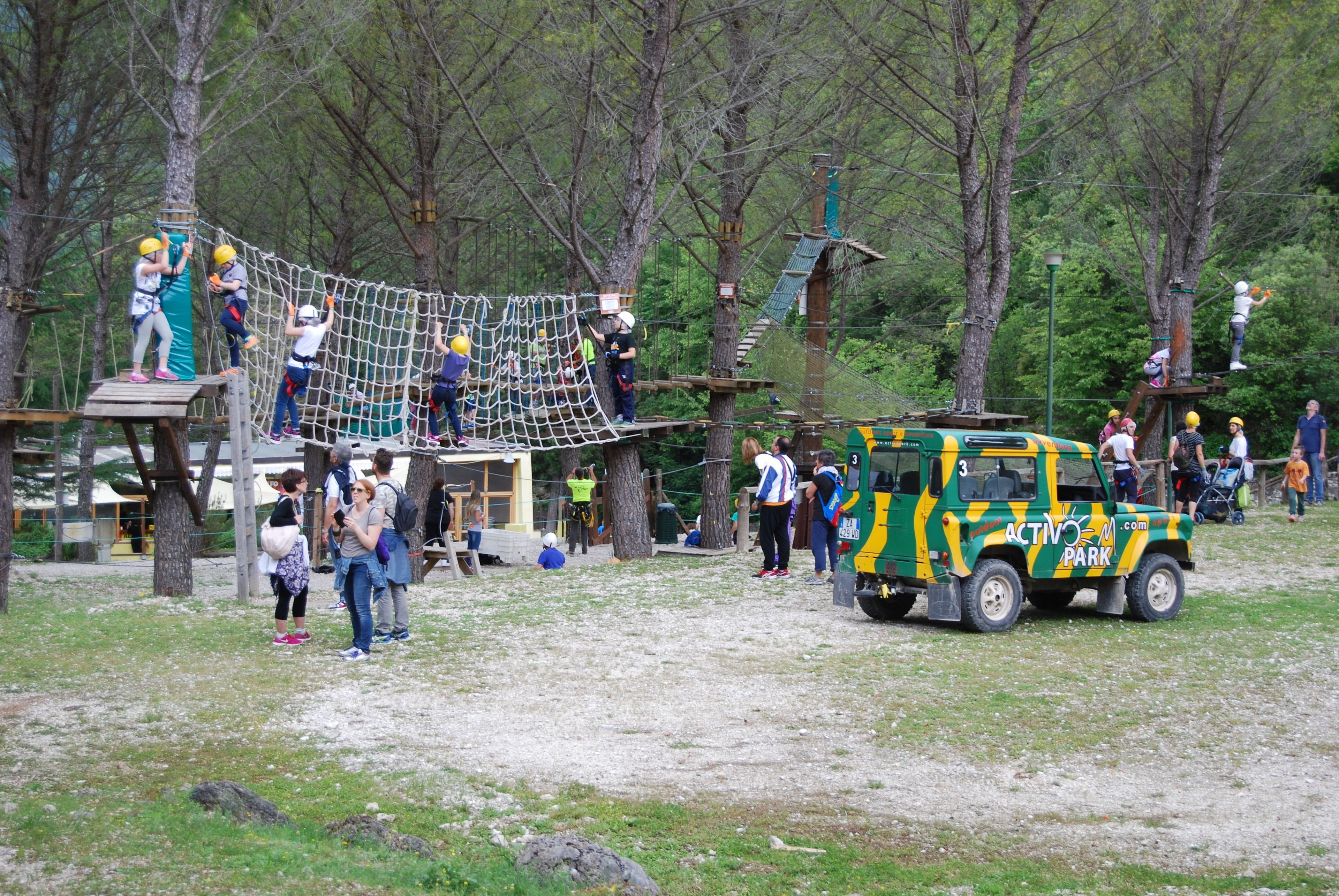 ropes course (team building)
