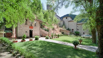 Área de parrillas y picnic