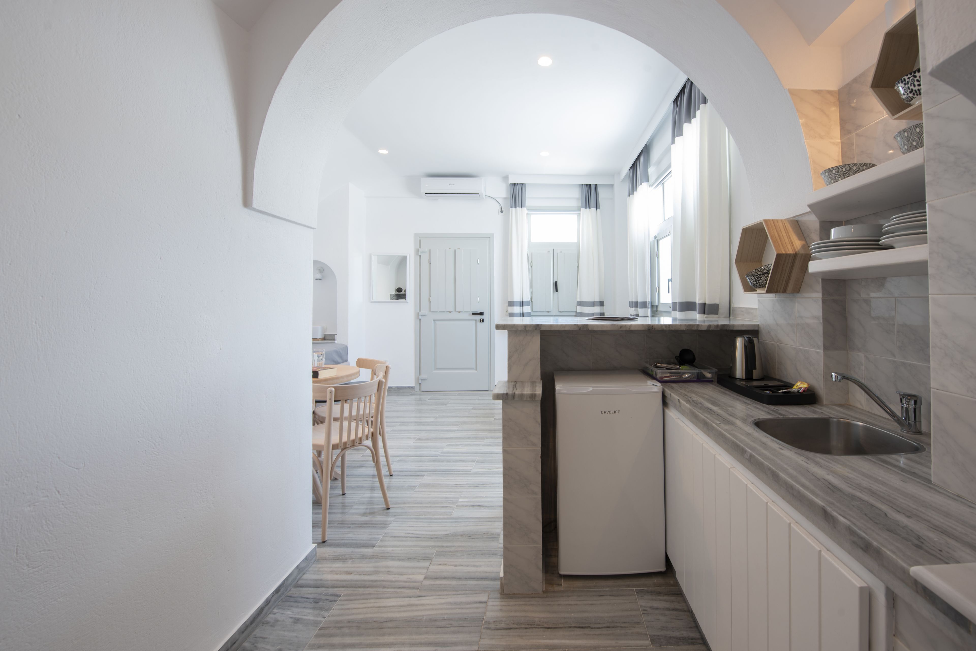 superior apartment, 1 bedroom, sea view | 1 bedroom, in-room safe, soundproofing, free wifi