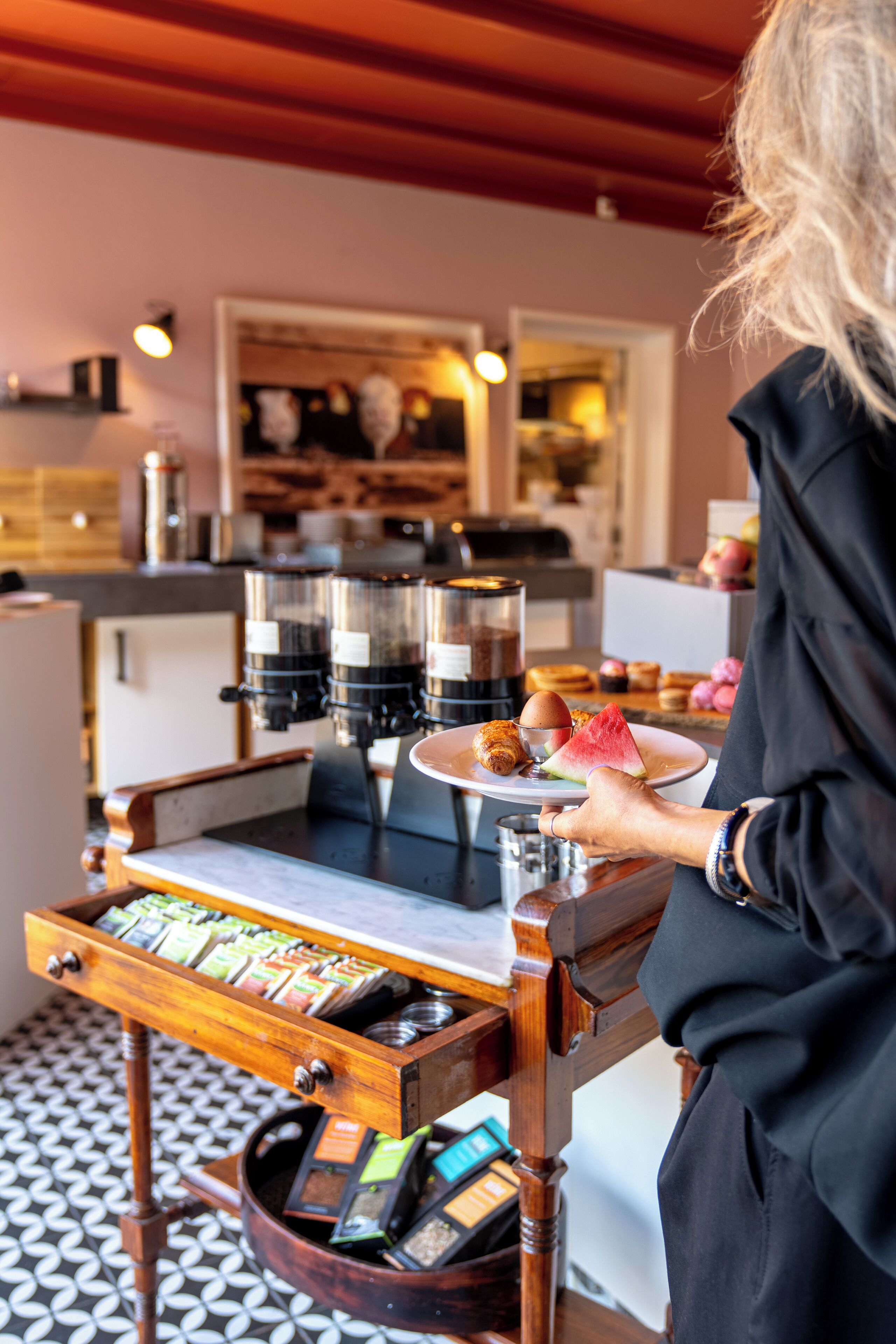 Desayuno buffet (EUR 15.5 por persona) 