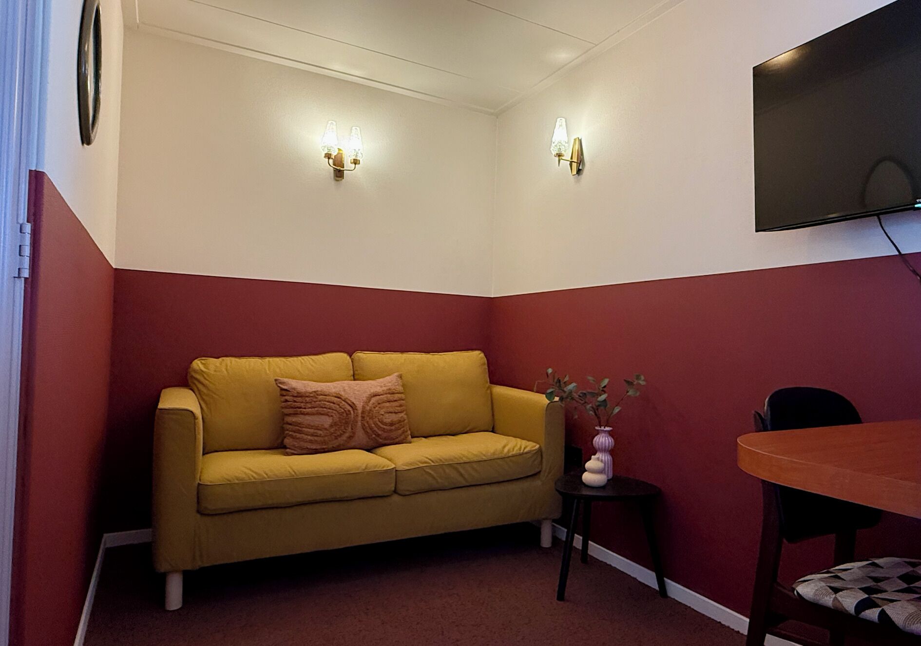small double room | in-room safe, desk, iron/ironing board, free wifi