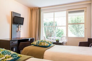 Double Room | In-room safe, desk, iron/ironing board, free WiFi