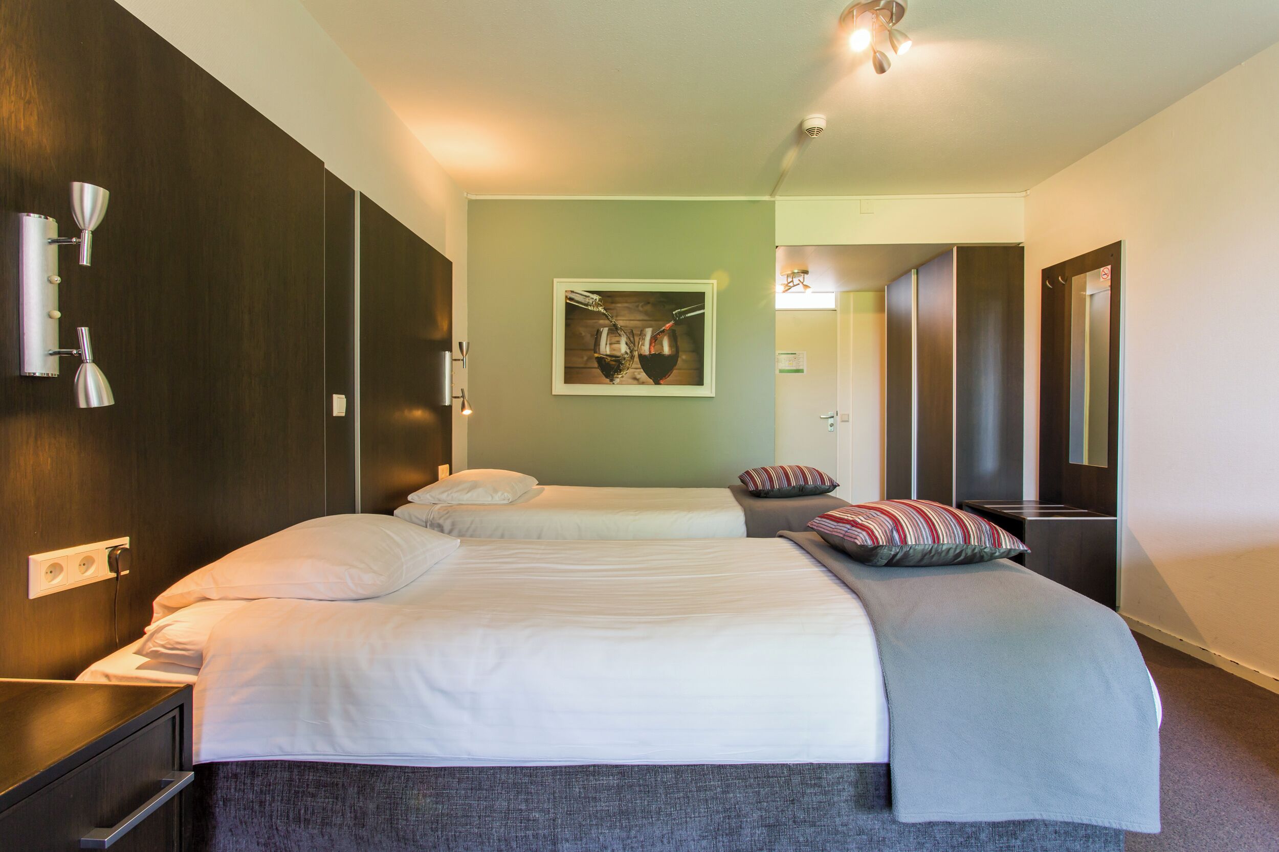 double room | in-room safe, desk, iron/ironing board, free wifi