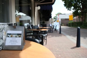 Outdoor dining - De Sluiskop (Pernis)