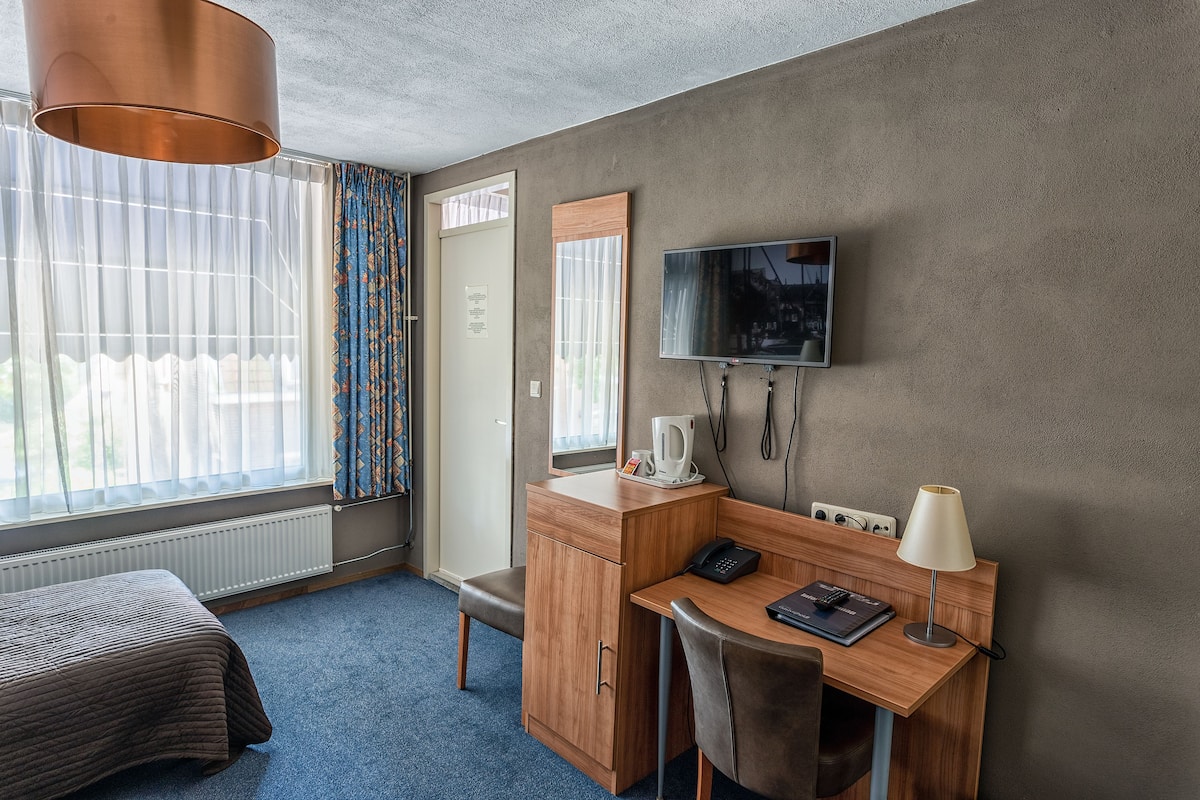Standard Single Room | In-room safe, free WiFi