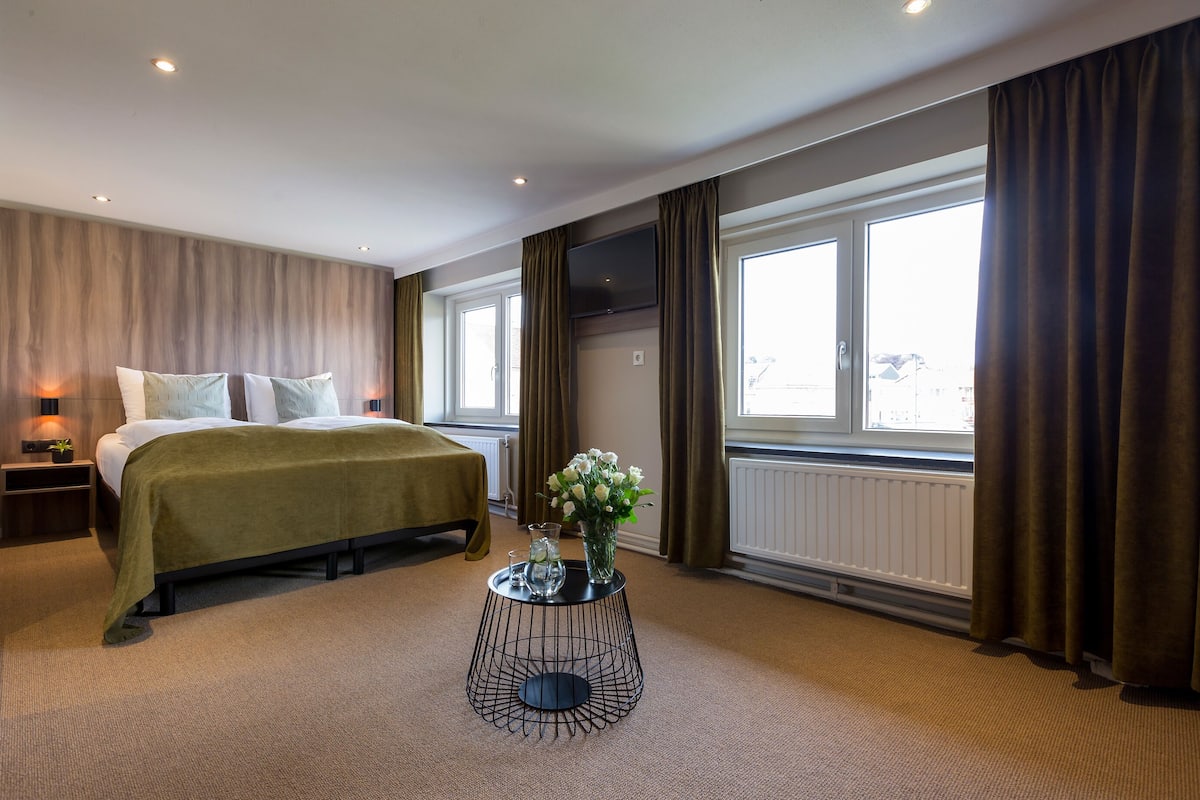 1 bedroom, premium bedding, cots/infant beds, wifi