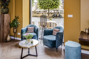 ล็อบบี้เลานจ์