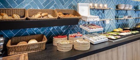 Daily buffet breakfast (EUR 14.50 per person)