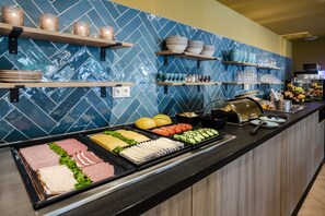 Daily buffet breakfast for a fee - Hotel Botterweck (Valkenburg aan de Geul)